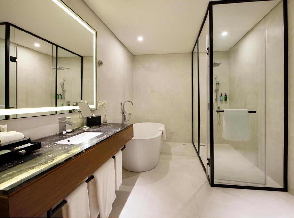 Asiana Grand Hotel Dubai Bagian luar foto Bathroom