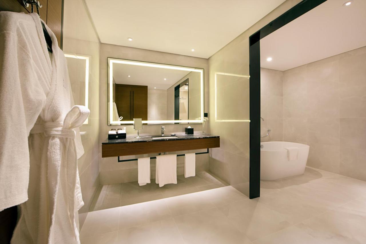 Asiana Grand Hotel Dubai Bagian luar foto Bathroom