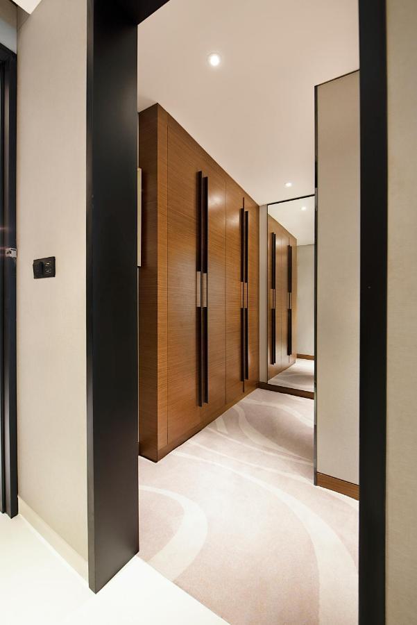 Asiana Grand Hotel Dubai Bagian luar foto A walk-in wardrobe