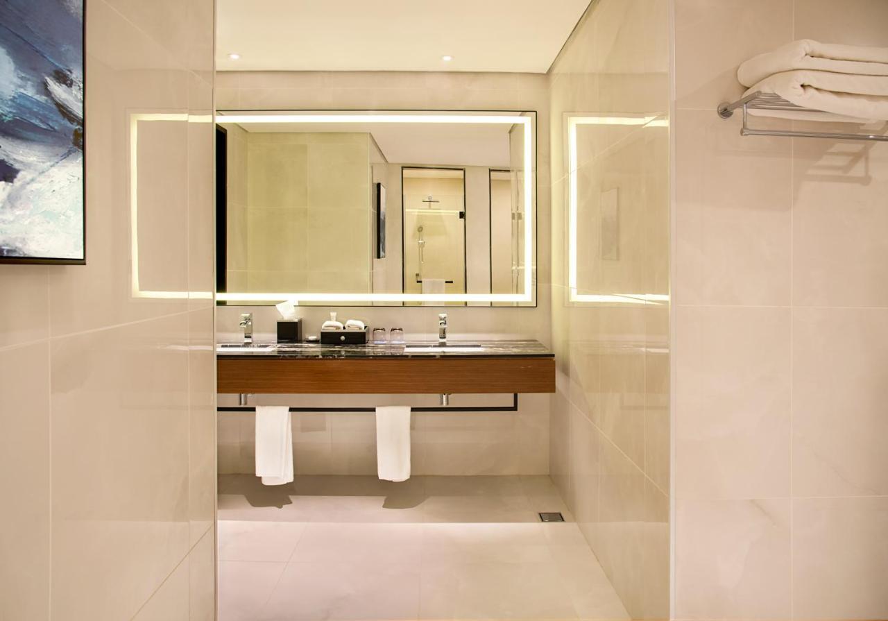 Asiana Grand Hotel Dubai Bagian luar foto Bathroom